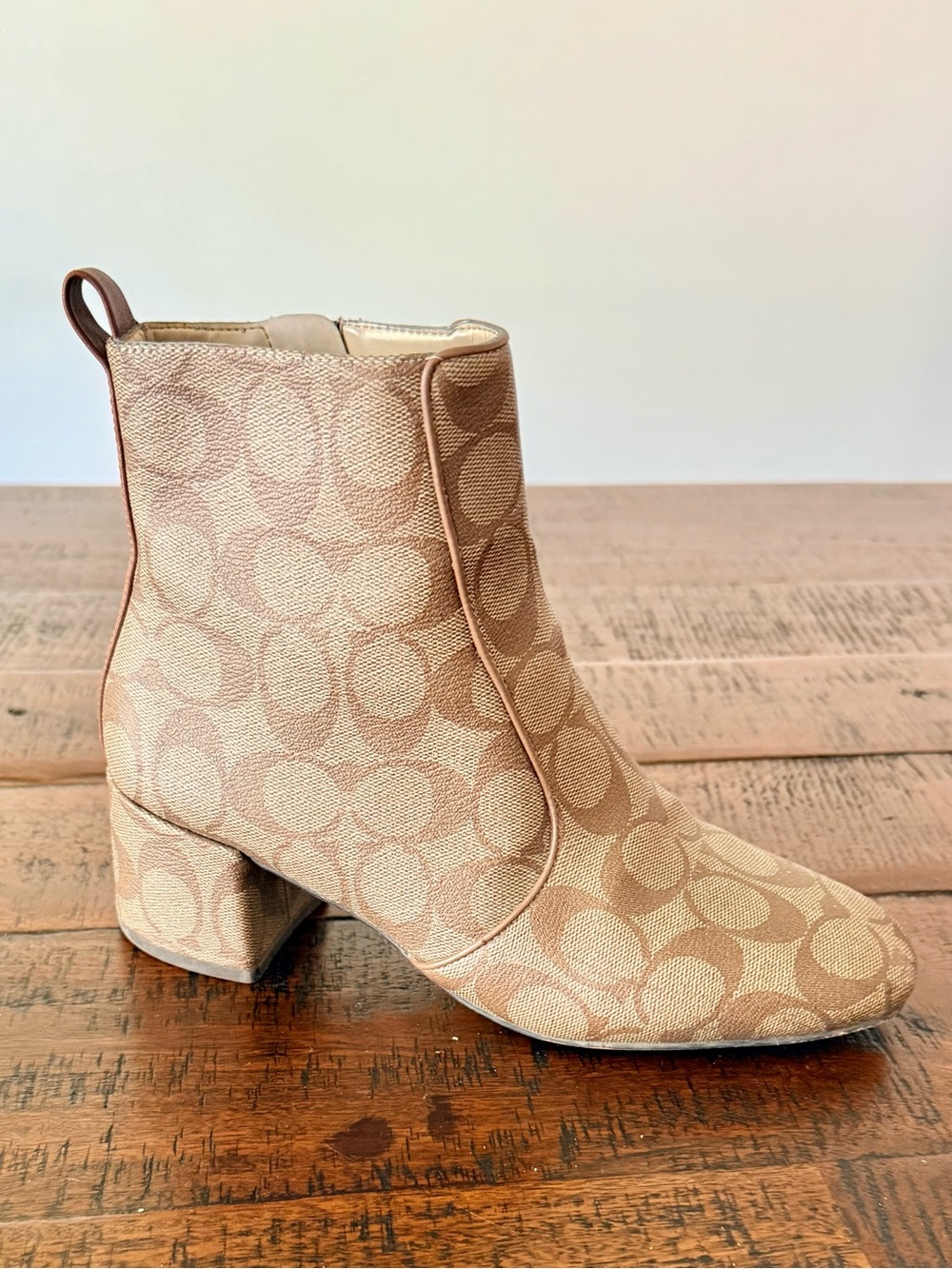 Coach Signature Canvas Tan & Brown Logo Zippered Low Block Heel Ankle Boots SZ.7